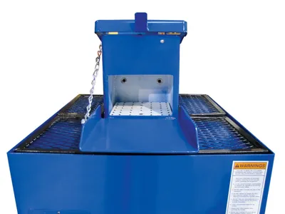 CAN-RECY-DLX drum handling equipment shown from an alternate angle