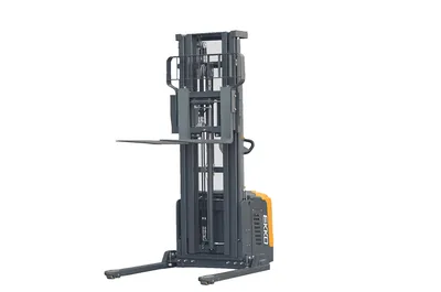 EKKO EB16EAS Electric Straddle Stacker