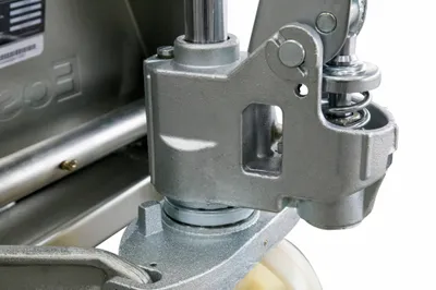 Eoslift M20Z pallet jack shown from an alternate angle