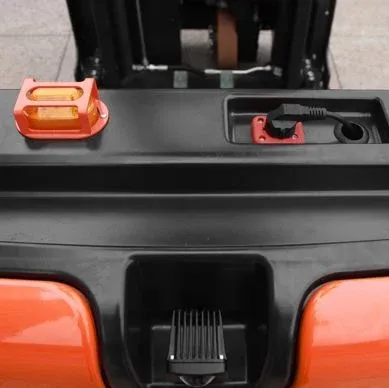 Noblelift HERO Lithium-Ion Electric Task Support Vehicle — view 4