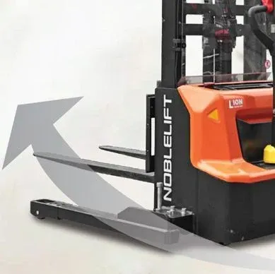 Noblelift PSX30 Lithium Walkie Straddle Stacker — view 3