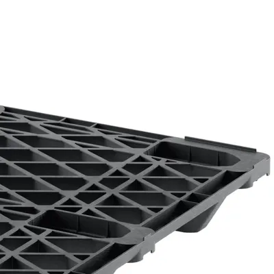 EXP 100 Plastic Pallet Corner Close Up View