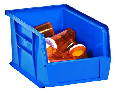 Quantum QUS221BLCS Stack & Hang Bin, 6"W x 9-1/4"D x 5"H, 25 lb capacity, Blue, Case of 12 — in use