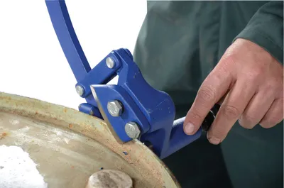Vestil DD-10 Steel Manual Drum De Header with Blade 8