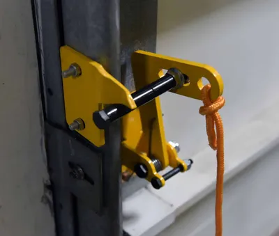 Vestil DR-LOCK Automatic Overhead Door Lock 2
