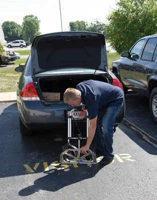 Vestil FHC-275 hand truck shown from an alternate angle