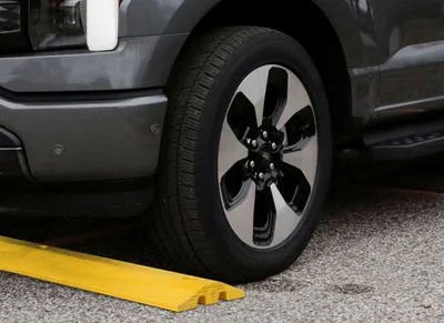 Vestil SB-48 speed bump shown from an alternate angle