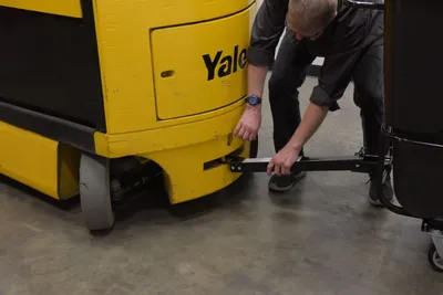 Vestil TDT-TB-100-HD-BL tilt truck shown from an alternate angle