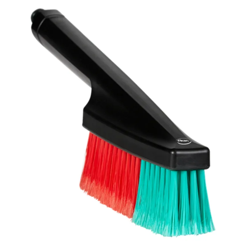 Vikan Vehicle Brush Waterfed 360 mm Soft/split Black
