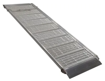 Vestil Aluminum Grip-Strut Walk Ramps 120-1/4 In. x 39-3/8 In. 2200 Lb. Capacity Silver