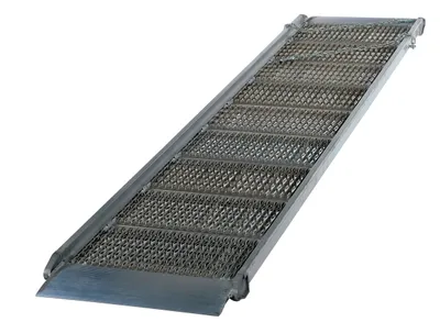 Vestil Aluminum Grip-Strut Walk Ramps 108-1/2 In. x 39-3/8 In. 2800 Lb. Capacity Silver