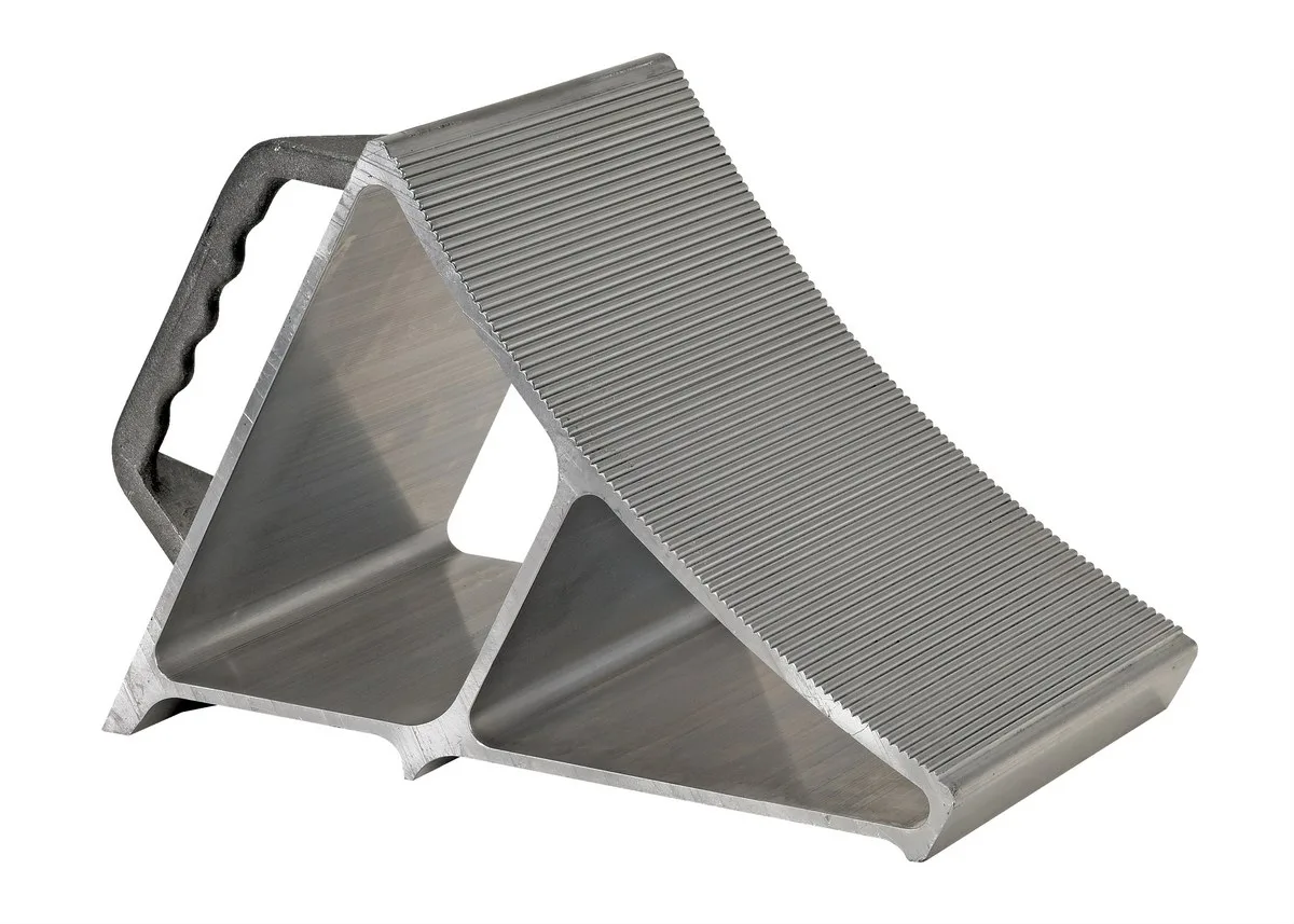 Vestil EALUM-7-HNDG aluminum wheel chock