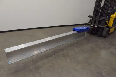 Vestil FBM-7.5-500 beam mover shown from an alternate angle