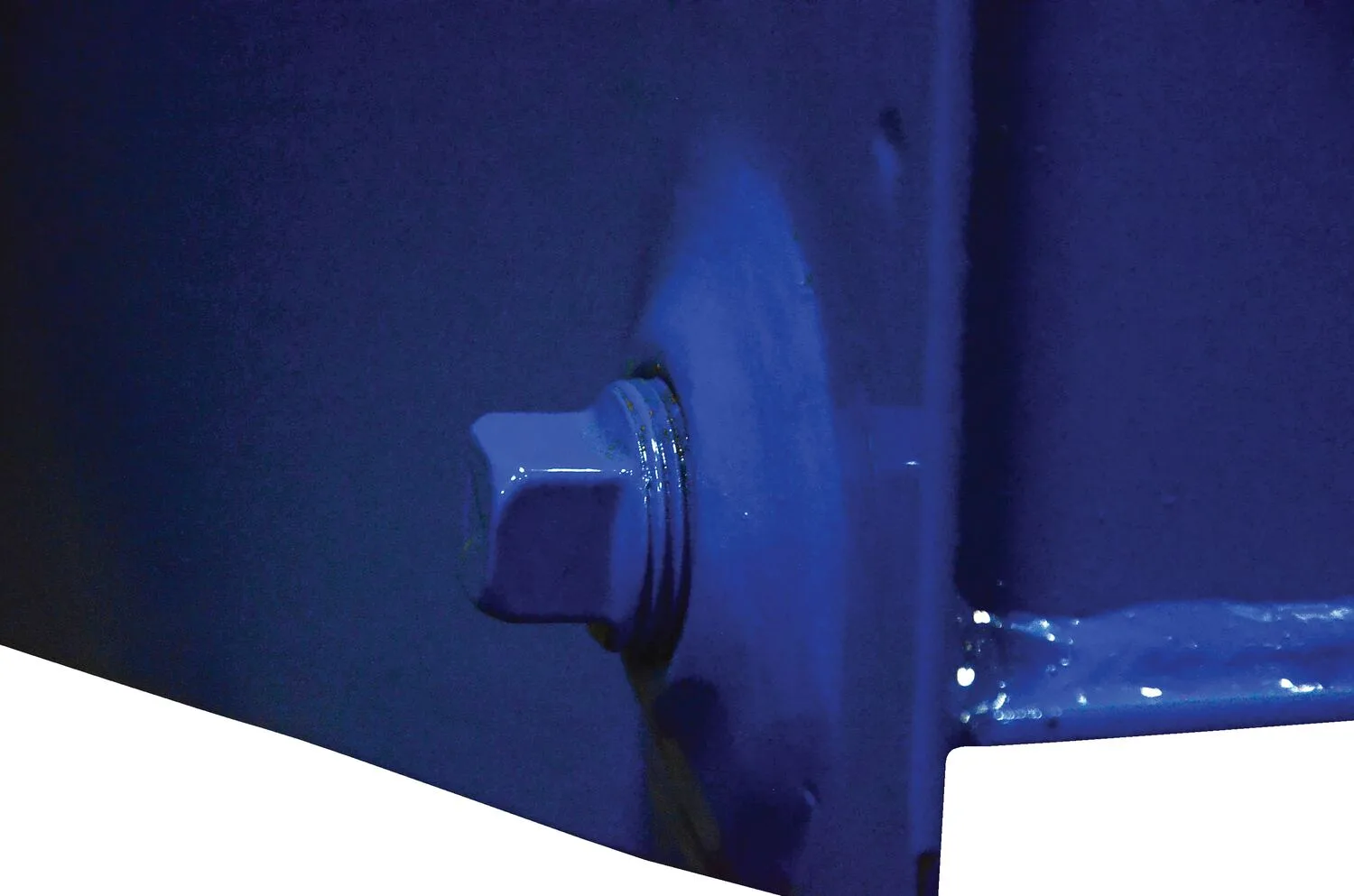 Vestil H-DPLG-75 h style - low profile 90 degrees self-dumping steel hopper