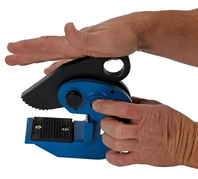 Vestil HPC-20 horizontal plate clamp shown from an alternate angle
