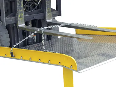 Vestil Steel Curb Lifting Chains 42 In. Length for Steel Dock Boards Silver