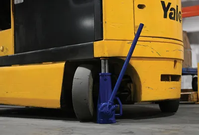 Vestil MSJ-20 mechanical screw jack shown from an alternate angle