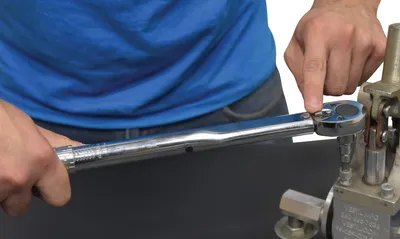 Vestil TW-38-10PK torque wrenche shown from an alternate angle