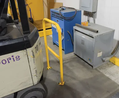 Vestil VDKR-2-BP-YL steel safety railing w welded baseplate shown from an alternate angle