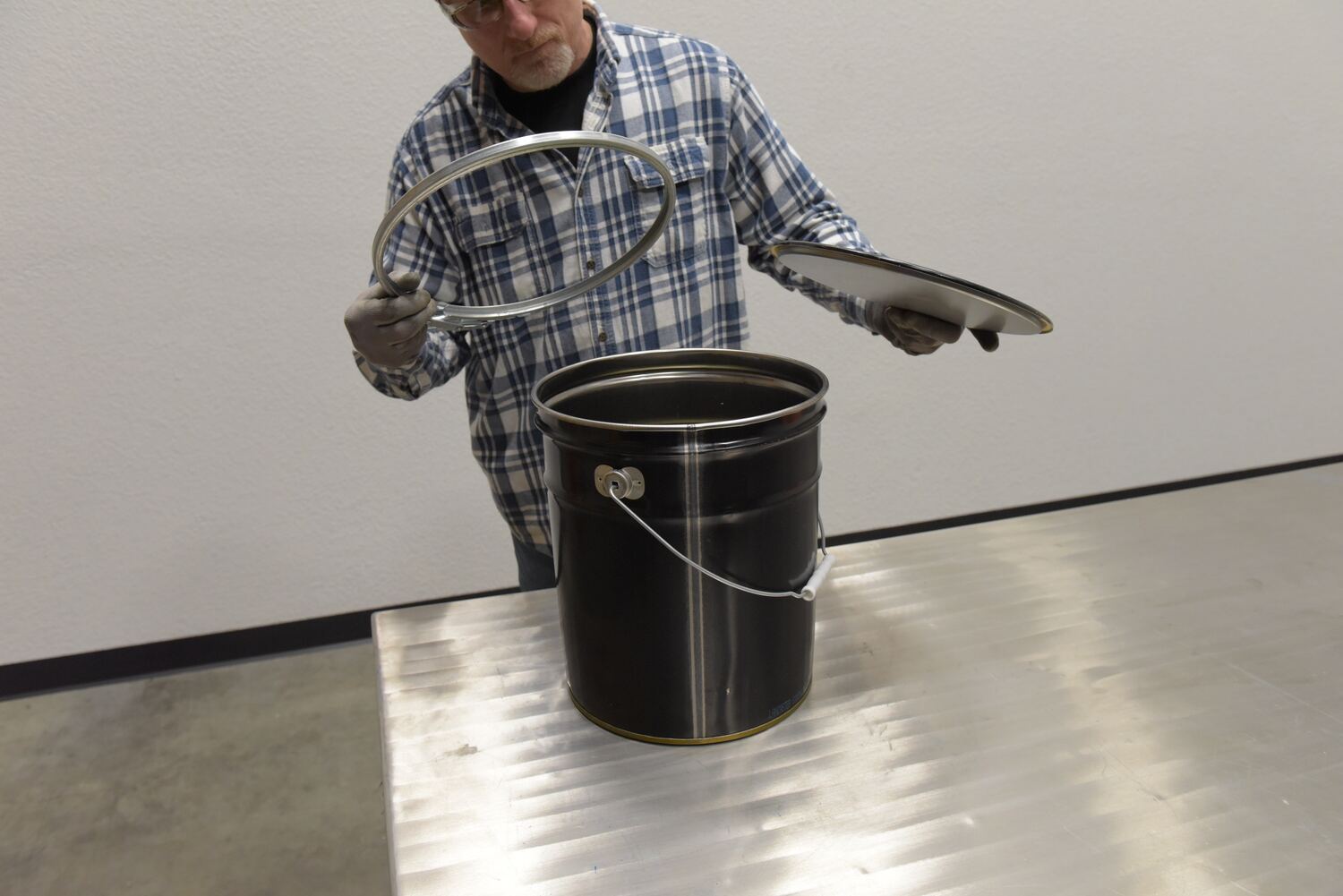 Vestil LID-STL-LL-UNR Steel UN Rated Lever Lock Closing Ring 6